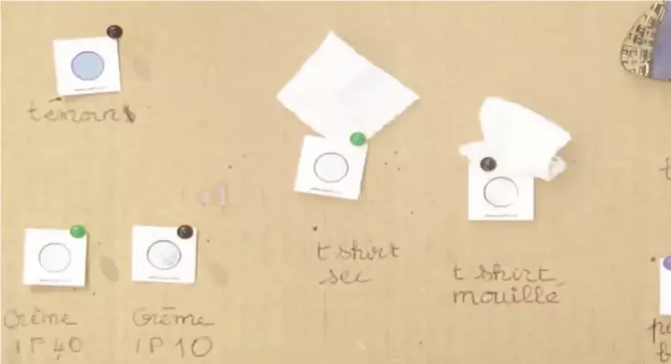 carton avec papiers uv 